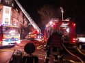 Feuer 3 Dachstuhlbrand Koeln Muelheim Gluecksburgstr P175